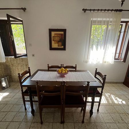 Apartman Mladenka Supetar Εξωτερικό φωτογραφία