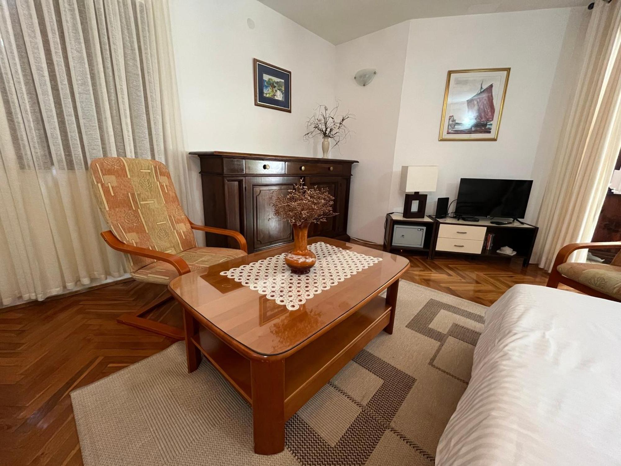 Apartman Mladenka Supetar Εξωτερικό φωτογραφία