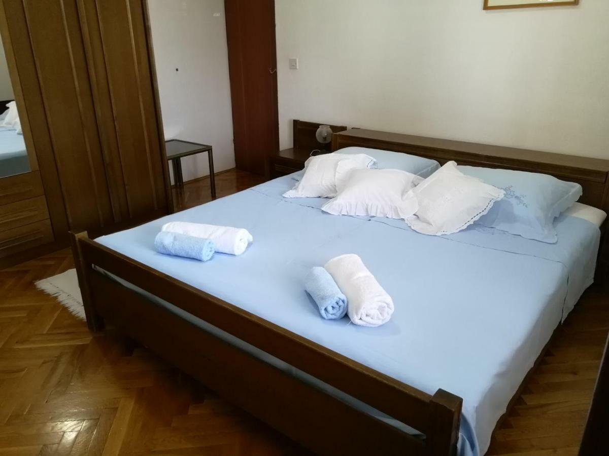 Apartman Mladenka Supetar Εξωτερικό φωτογραφία
