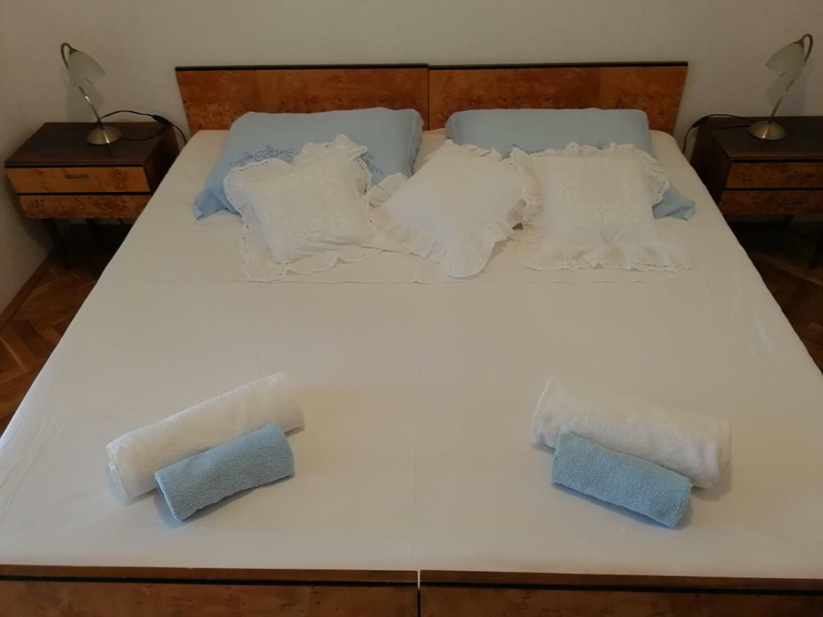 Apartman Mladenka Supetar Εξωτερικό φωτογραφία