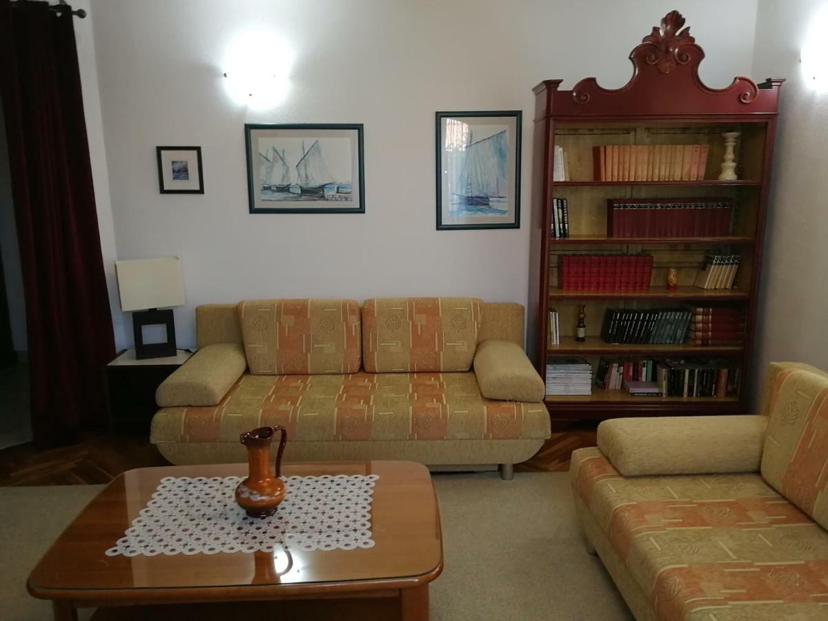 Apartman Mladenka Supetar Εξωτερικό φωτογραφία