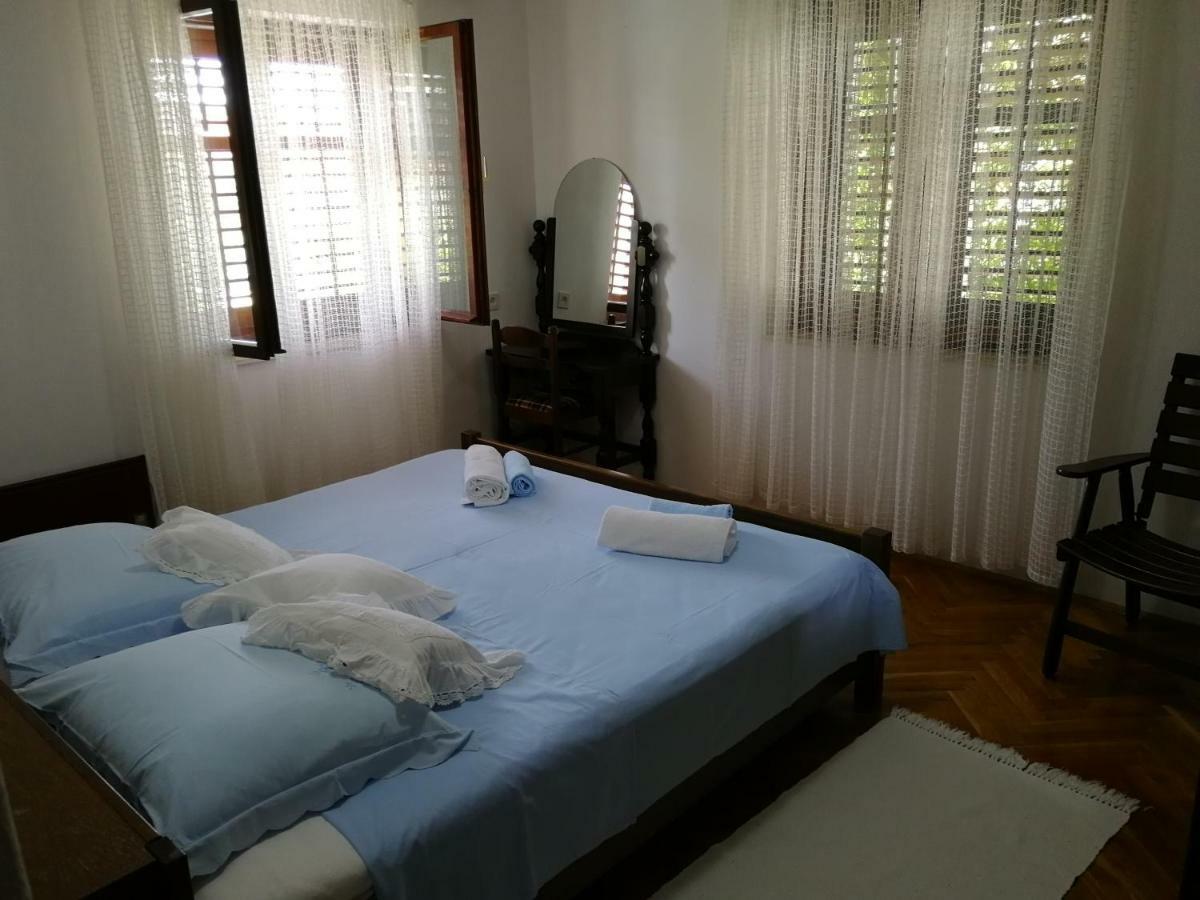 Apartman Mladenka Supetar Εξωτερικό φωτογραφία