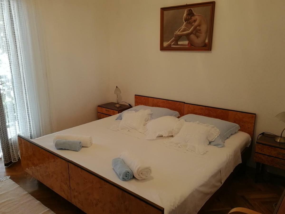 Apartman Mladenka Supetar Εξωτερικό φωτογραφία