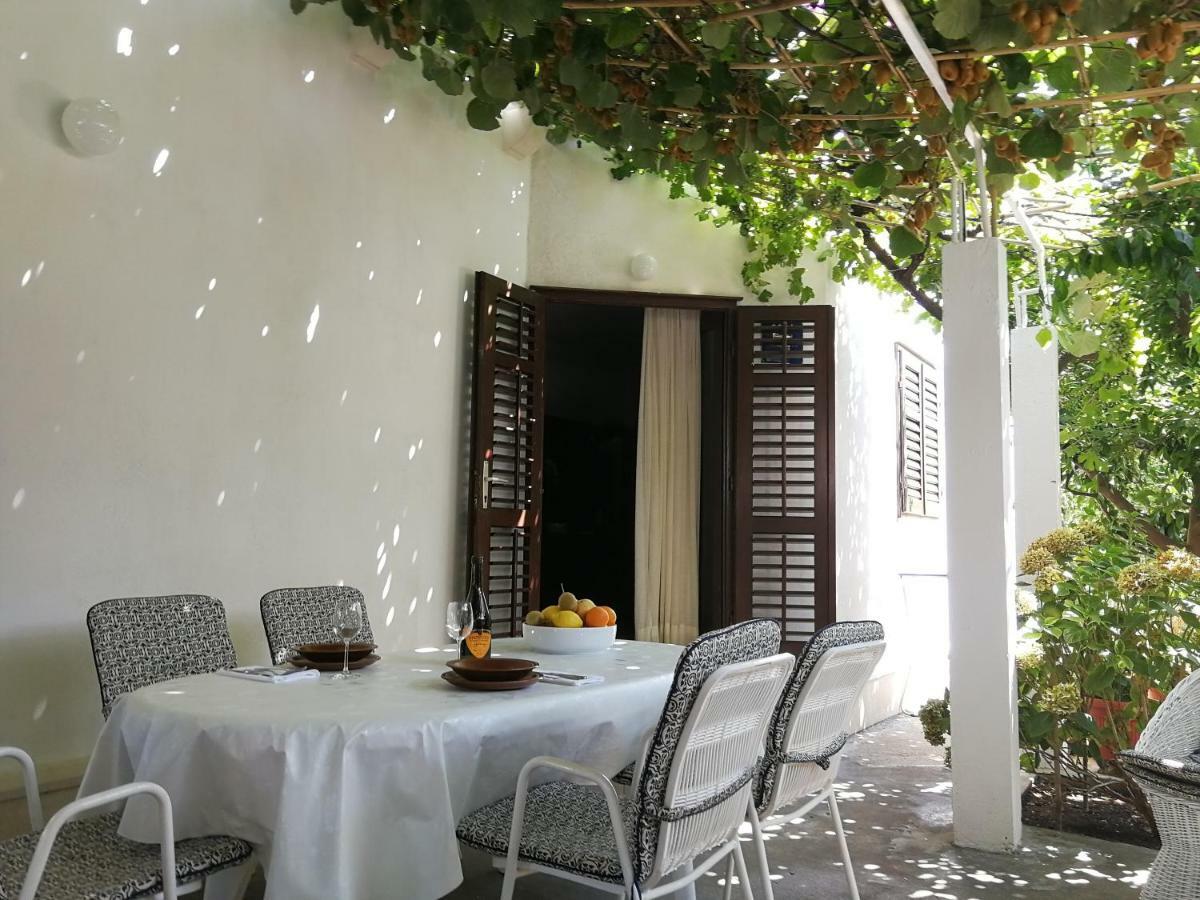 Apartman Mladenka Supetar Εξωτερικό φωτογραφία
