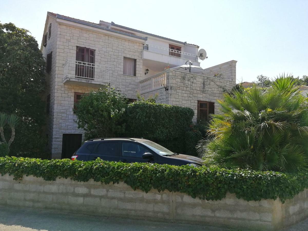 Apartman Mladenka Supetar Εξωτερικό φωτογραφία
