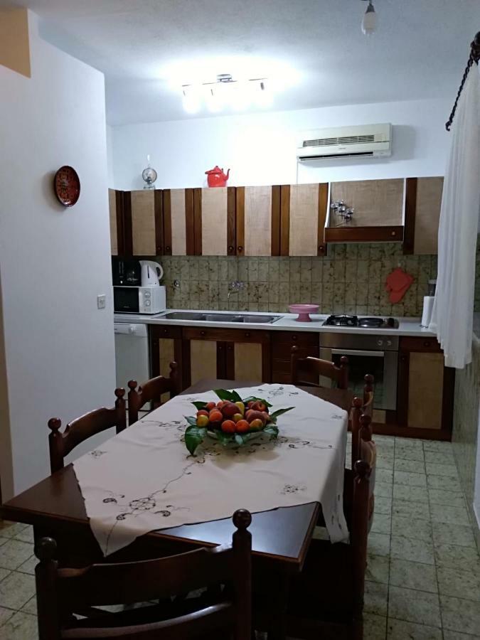 Apartman Mladenka Supetar Εξωτερικό φωτογραφία