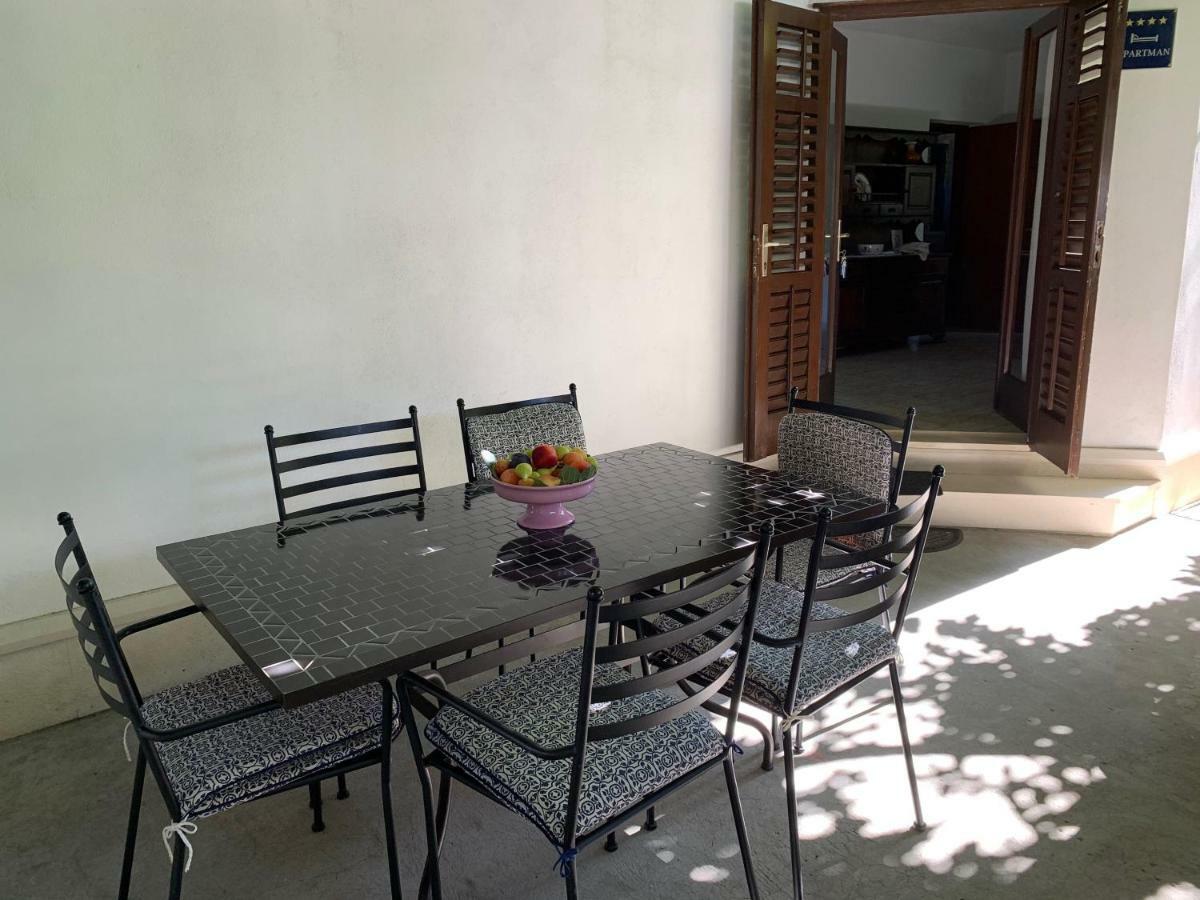 Apartman Mladenka Supetar Εξωτερικό φωτογραφία